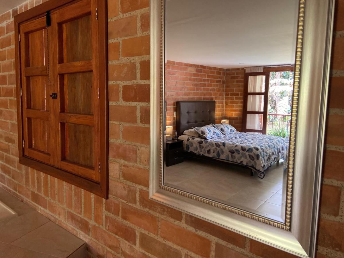 Finca Turistica De Alojamiento Rural Avalon 贾丁 外观 照片