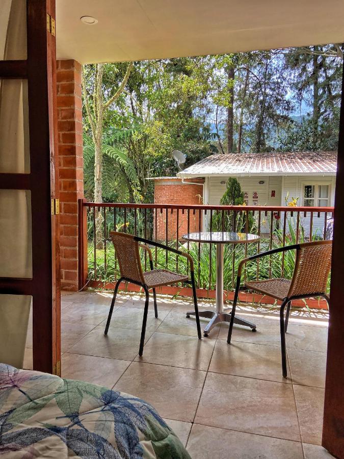 Finca Turistica De Alojamiento Rural Avalon 贾丁 外观 照片