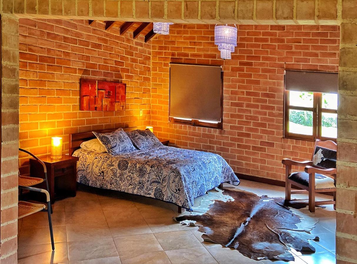 Finca Turistica De Alojamiento Rural Avalon 贾丁 外观 照片