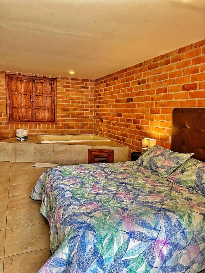 Finca Turistica De Alojamiento Rural Avalon 贾丁 外观 照片